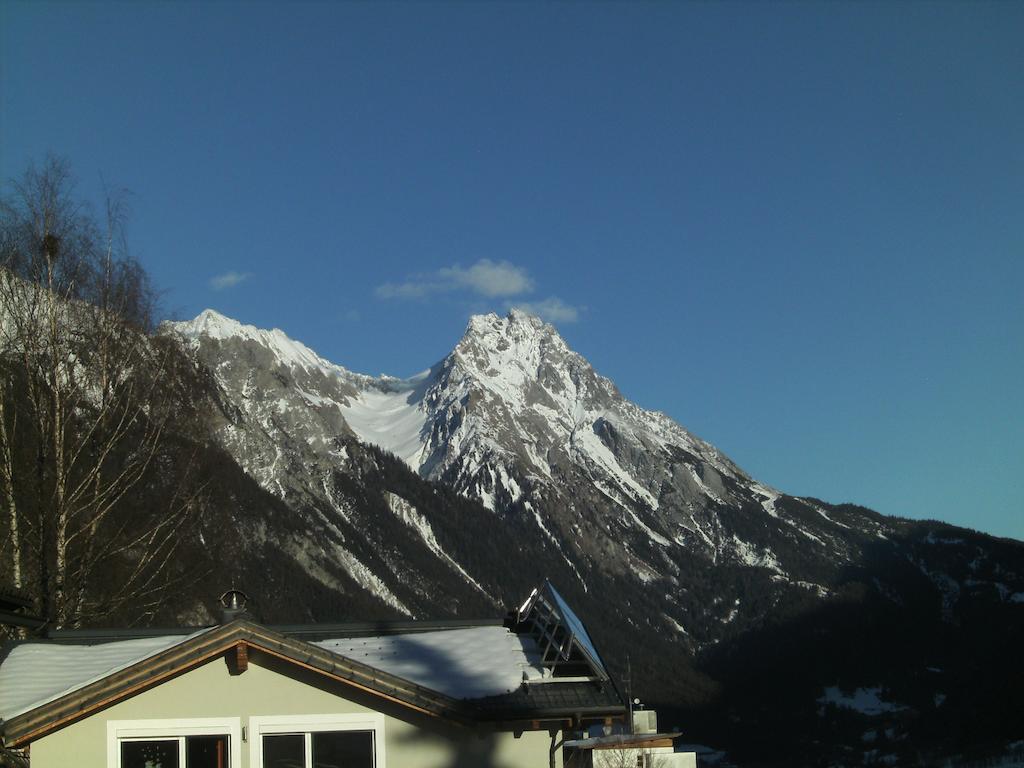 Haus Triumph Lägenhet Pettneu am Arlberg Exteriör bild