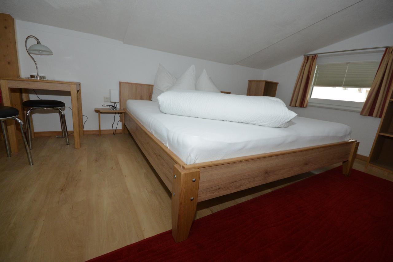 Haus Triumph Lägenhet Pettneu am Arlberg Exteriör bild